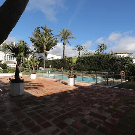 Apartment One Bedroom Walking Distance To Puerto Banus *